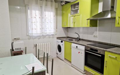Cuina de Pis en venda en Torrelavega  amb Calefacció i Terrassa
