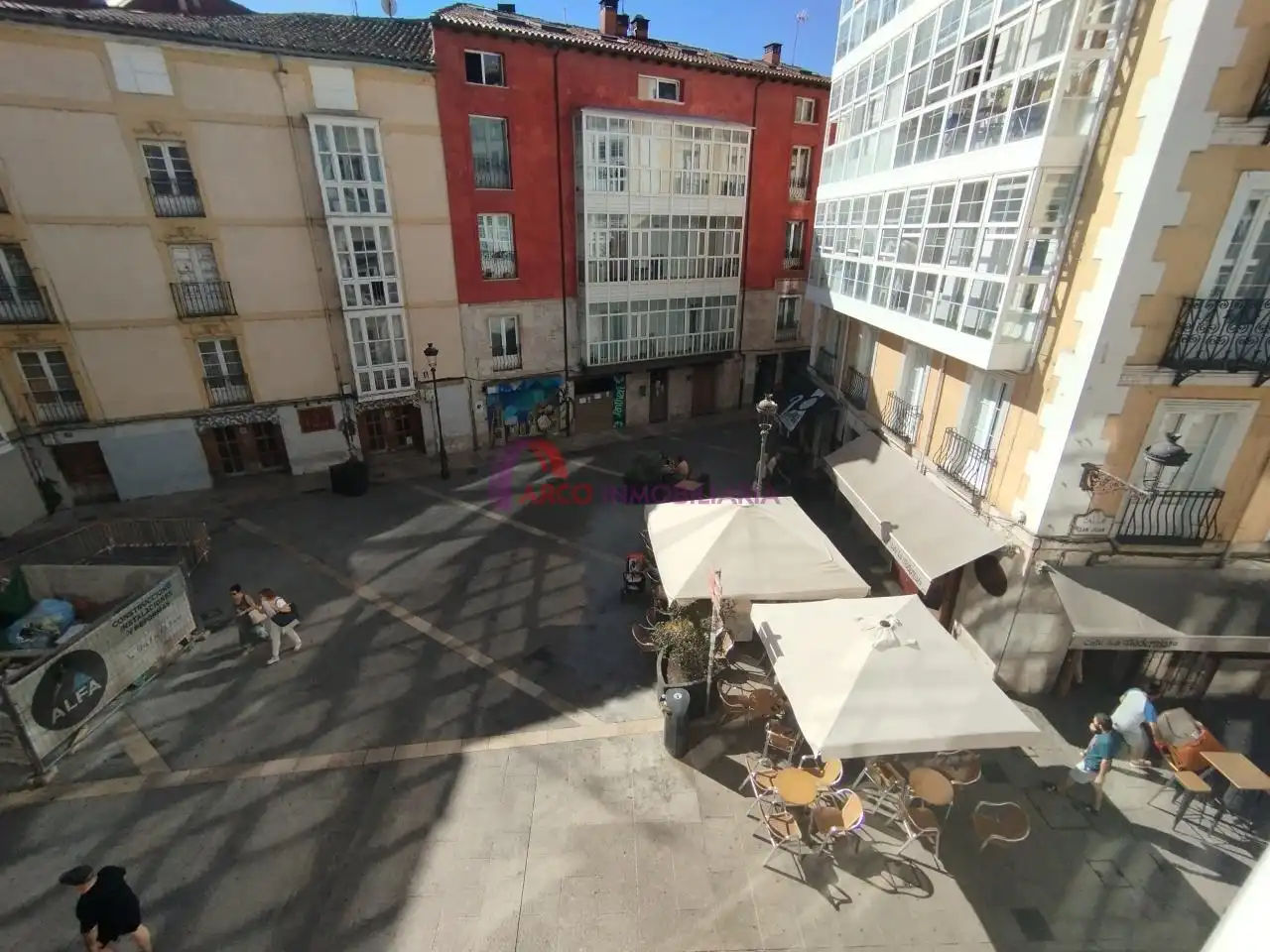 Außenansicht von Wohnungen zur Miete in Burgos mit Heizung, Parkett und Terrasse
