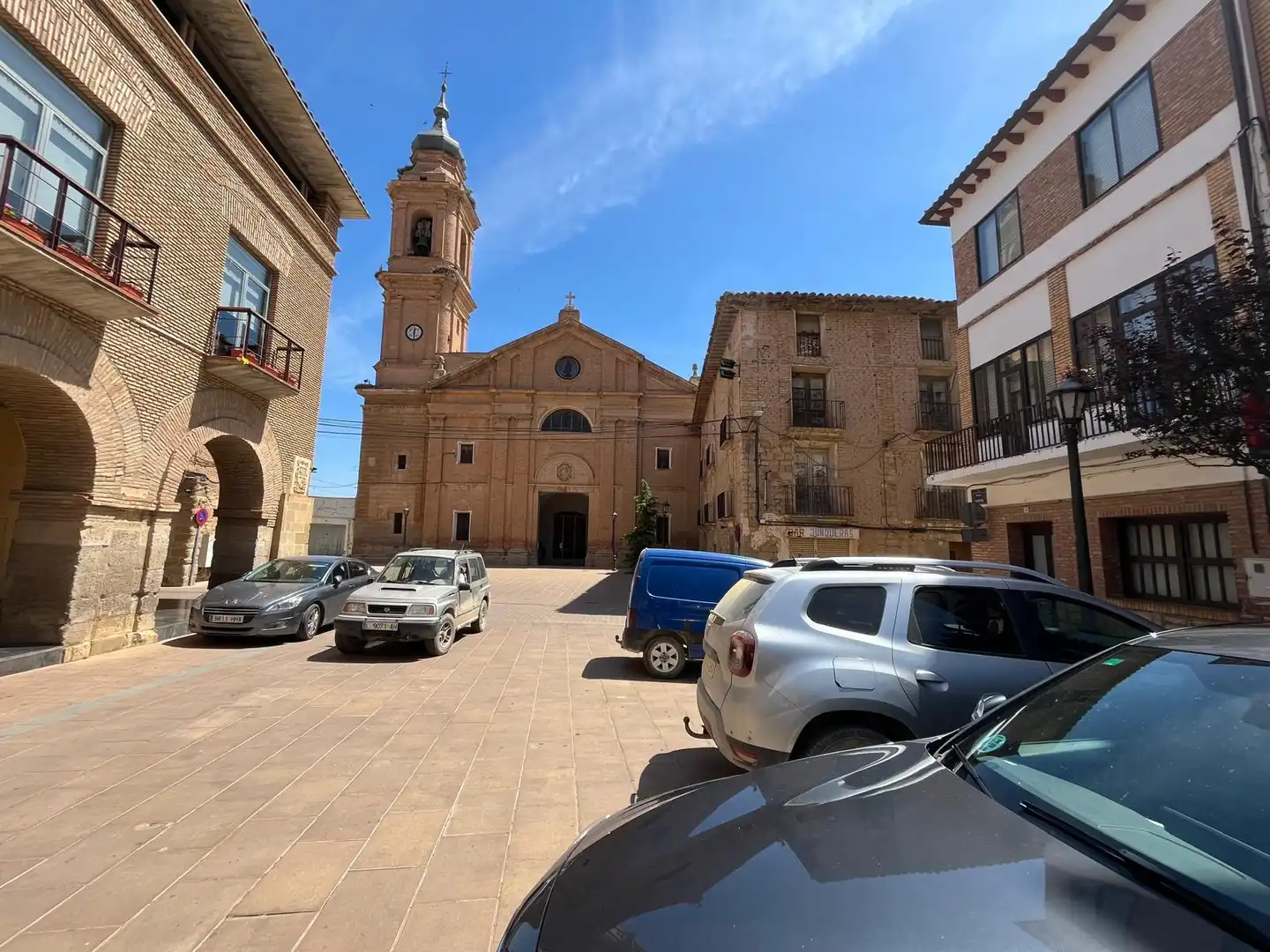 Vista exterior de Casa o xalet en venda en Alcolea de Cinca amb Aire condicionat