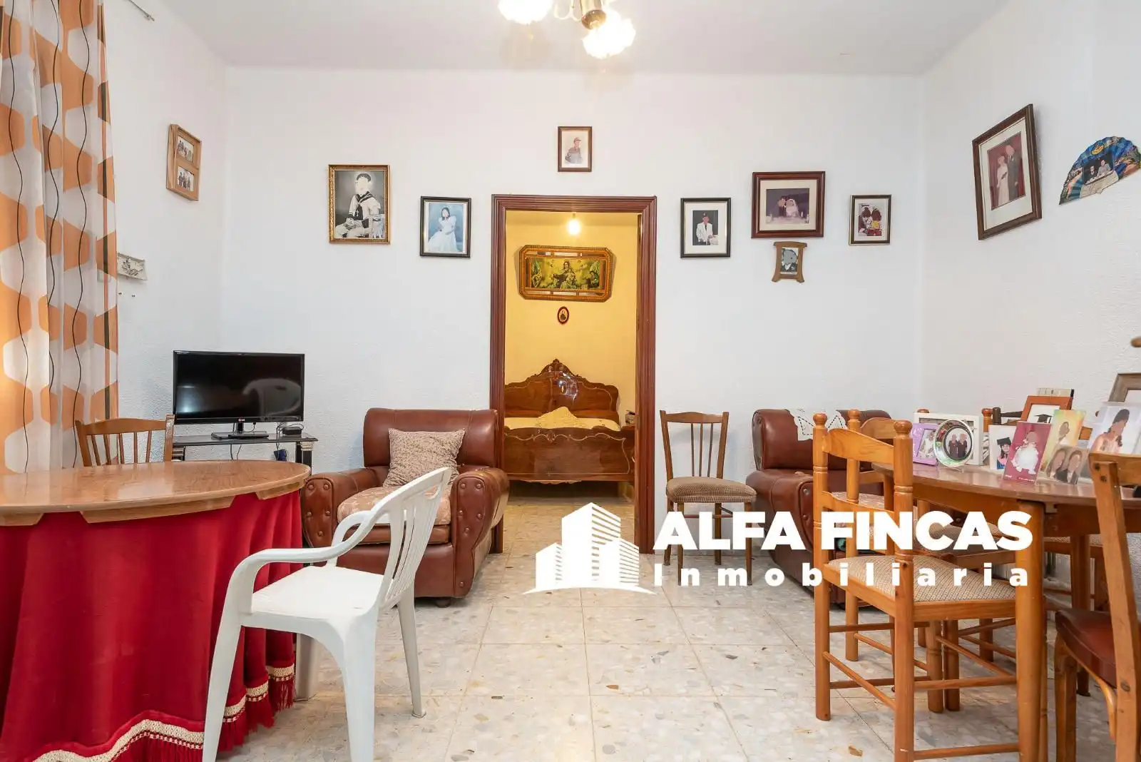 Vista exterior de Casa o chalet en venta en Las Pedroñeras    con Calefacción, Jardín privado y Trastero