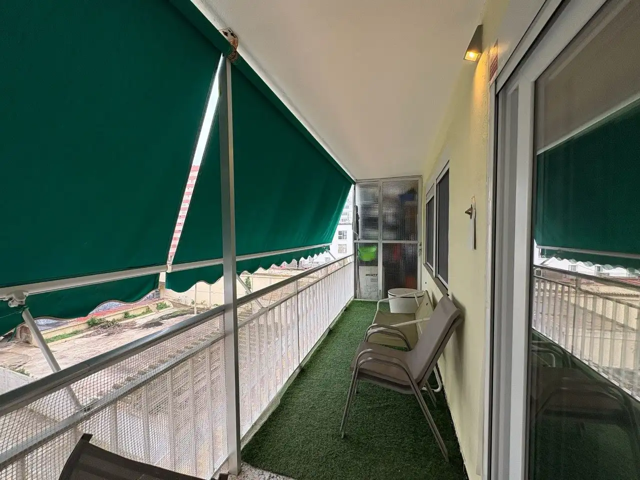 Terrasse von Wohnung zum Verkauf in Cullera mit Klimaanlage, Privatgarten und Terrasse