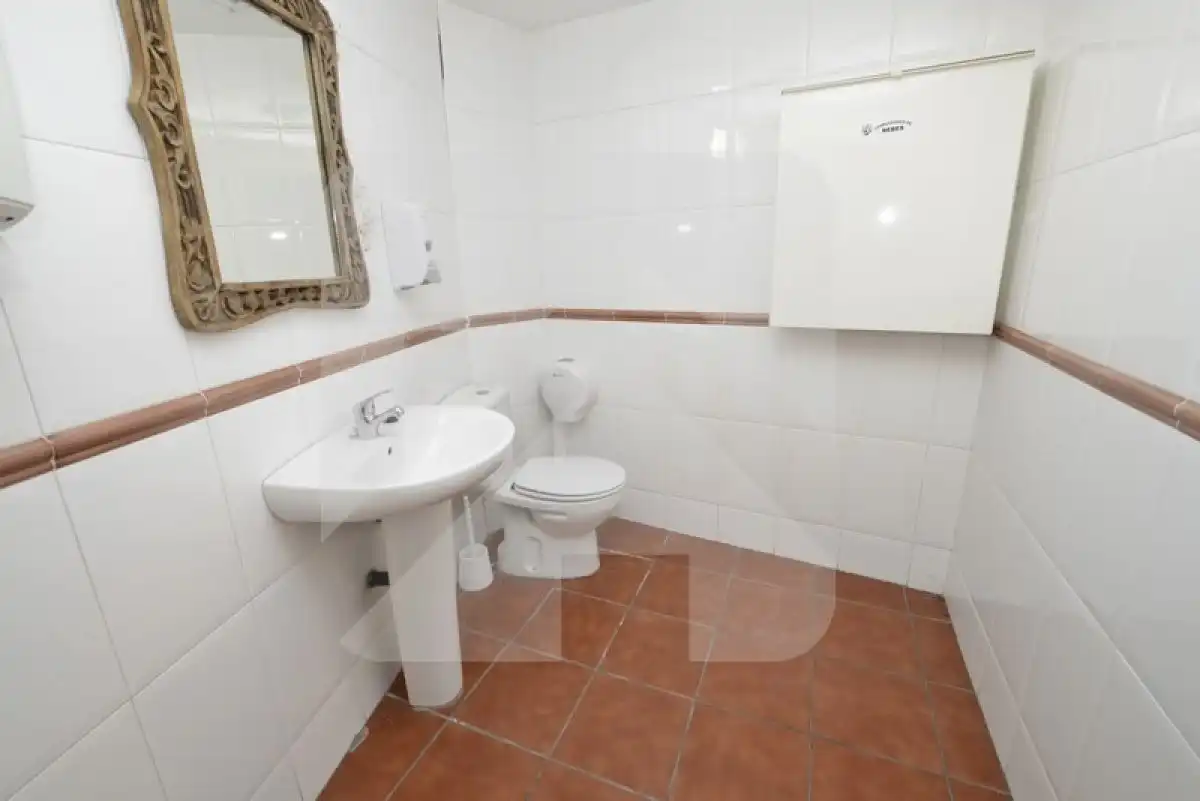 Baño de Local en venta en Fabero con Aire acondicionado
