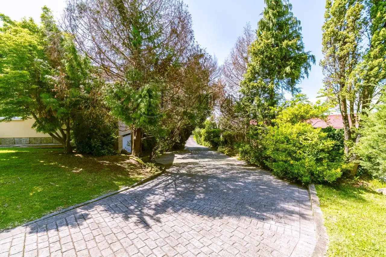 Vista exterior de Casa o chalet en venta en Vigo  con Calefacción, Jardín privado y Parquet