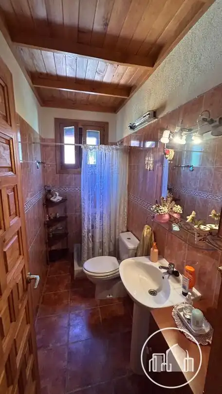 Bathroom of Houses for sale in Valle de Losa  with Heating and Furnished
