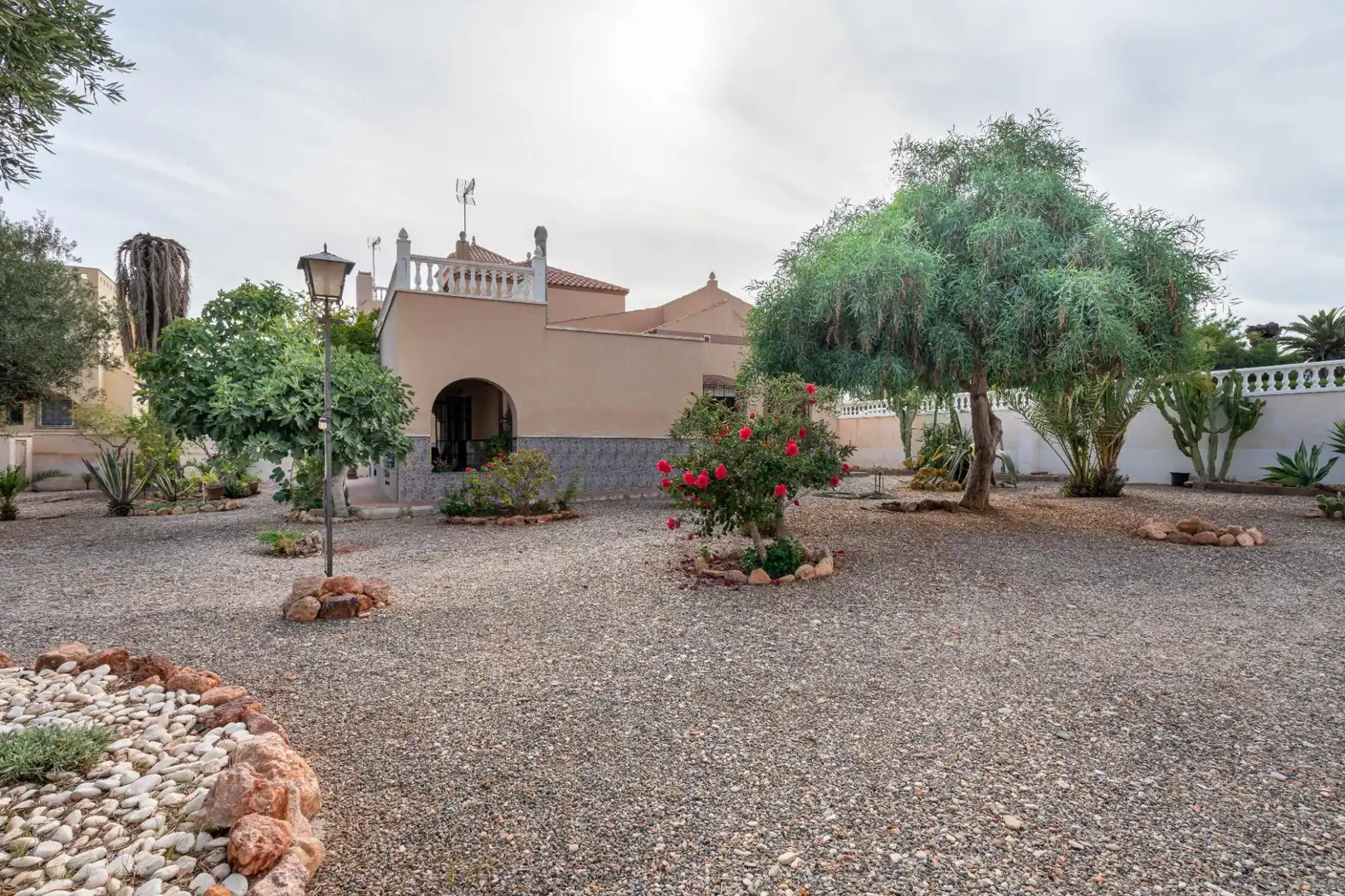 Exterior view of Houses for sale in Roquetas de Mar