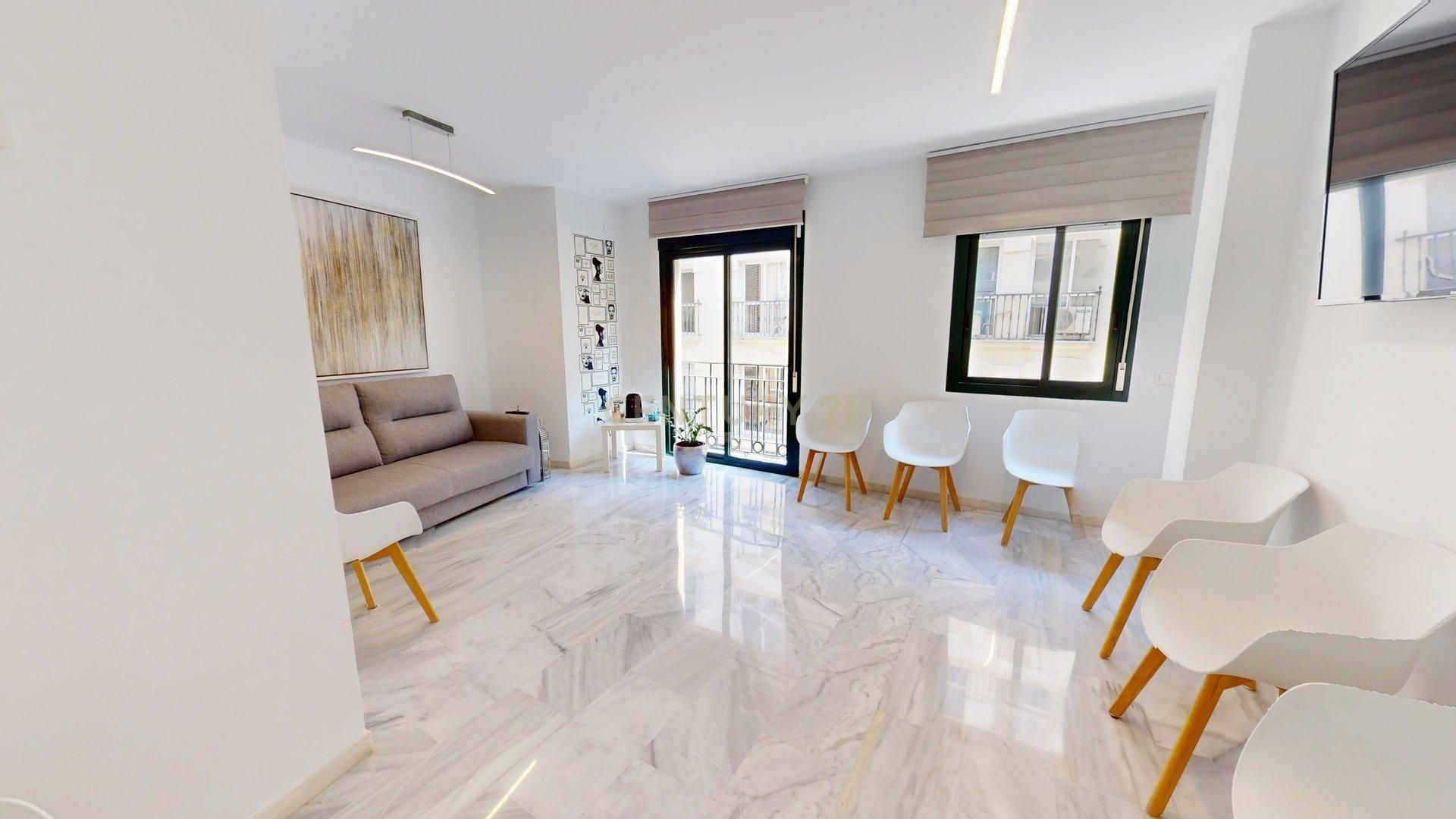 Piso en venta en La Malagueta - Monte Sancha, Centro