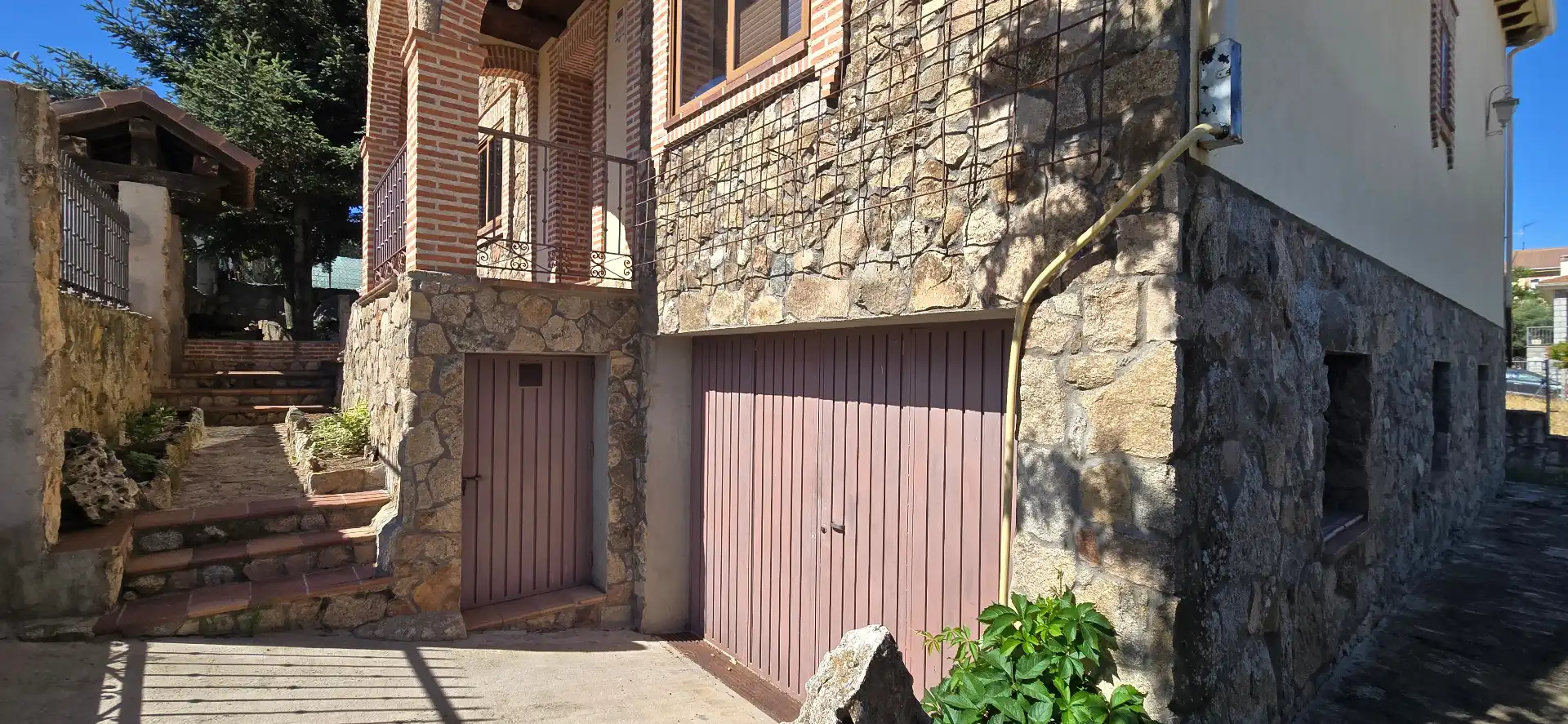 Vista exterior de Casa o chalet en venta en Villacastín con Calefacción, Jardín privado y Horno