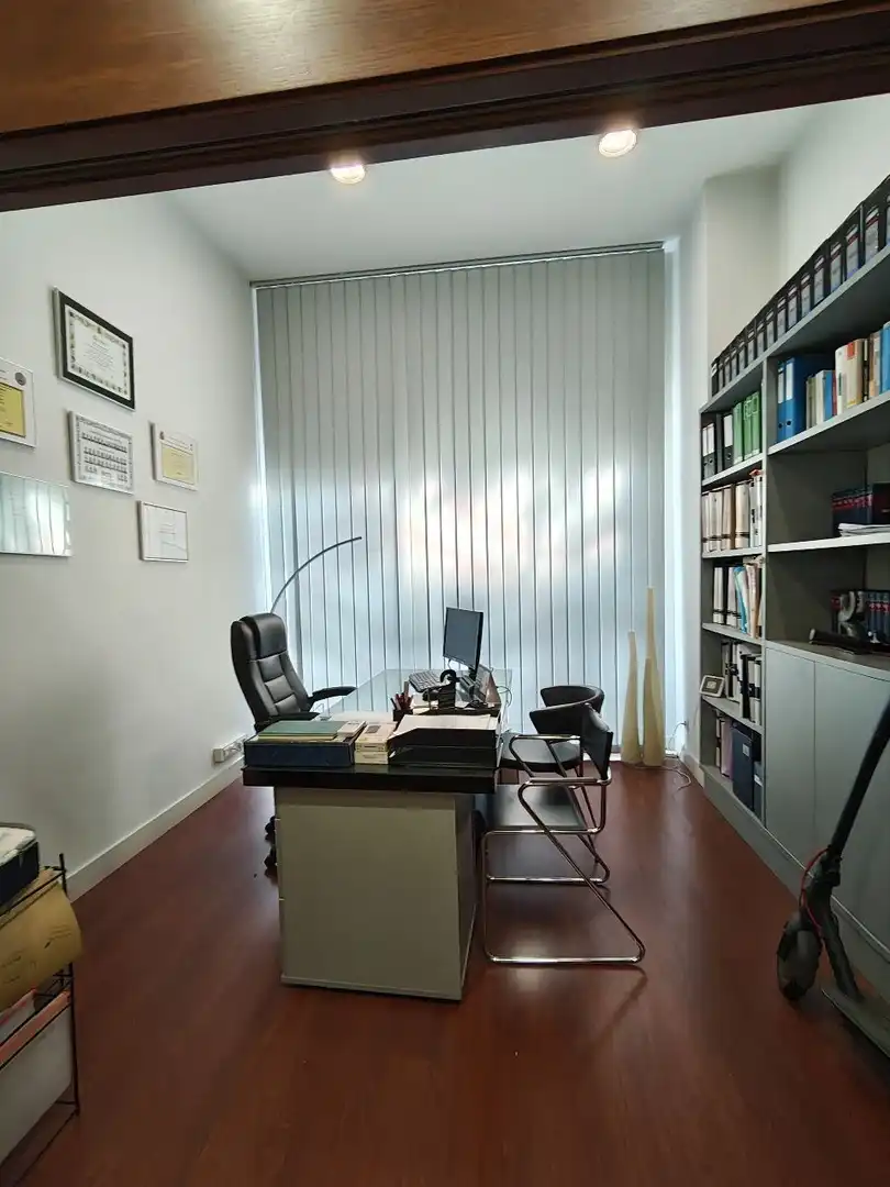 Local comercial en alquiler en D'ESPLUGUES 131, imagen 3