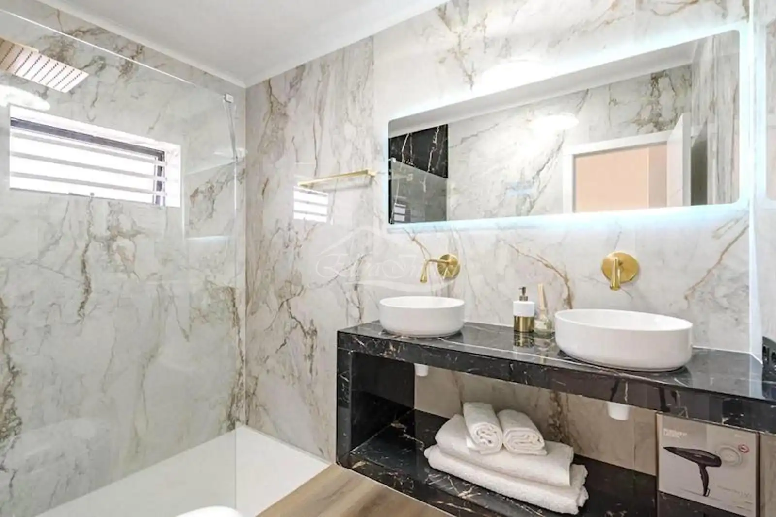 Baño de Dúplex en venta en Adeje con Aire acondicionado, Parquet y Terraza