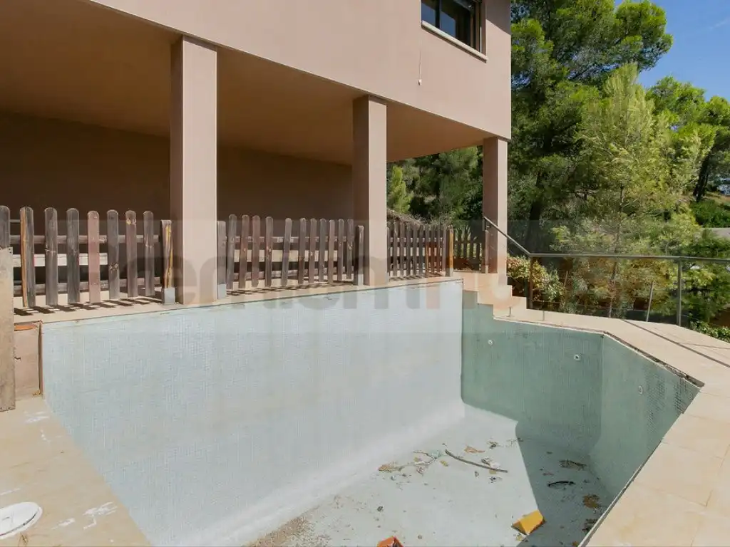 Piscina de Casa o xalet en venda en Corbera de Llobregat, Barcelona