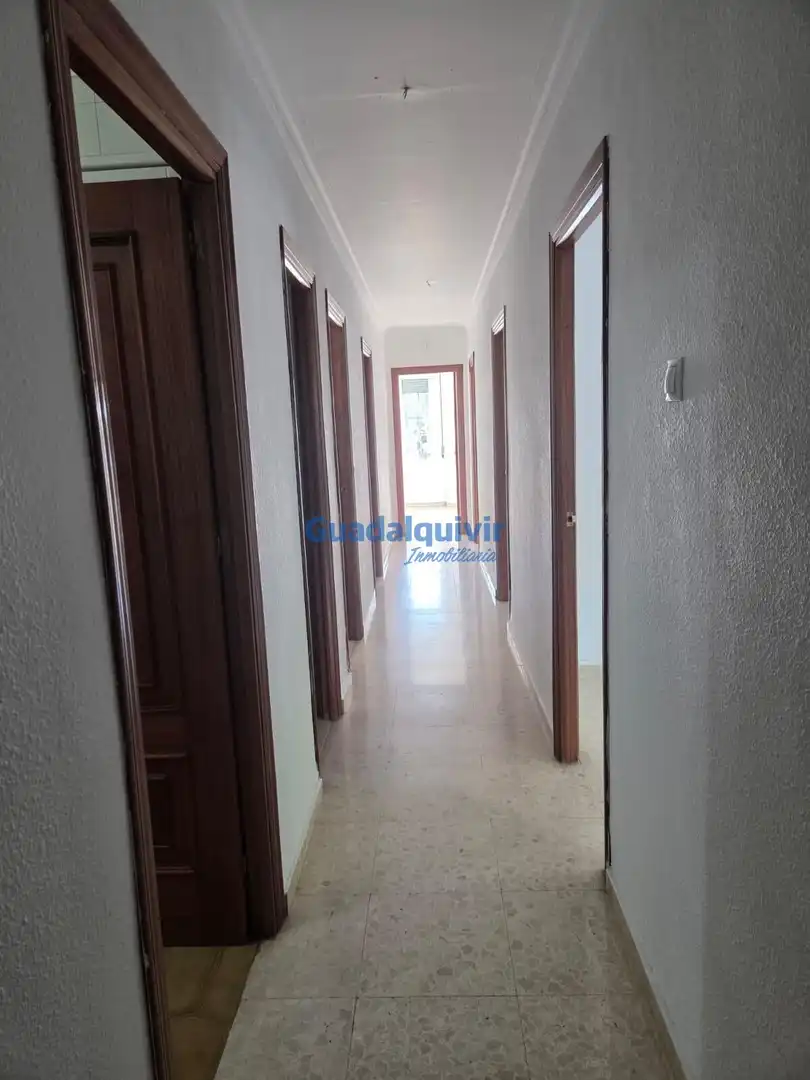 Wohnung zur Miete in EDUARDO DATO, La Buhaira