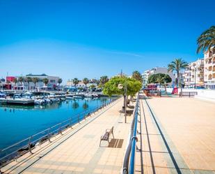 Vista exterior de Àtic en venda en Roquetas de Mar amb Terrassa