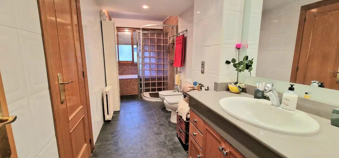 Bathroom of Detached homes for sale in Zaragoza  with Air Conditioner, Heating and Private garden