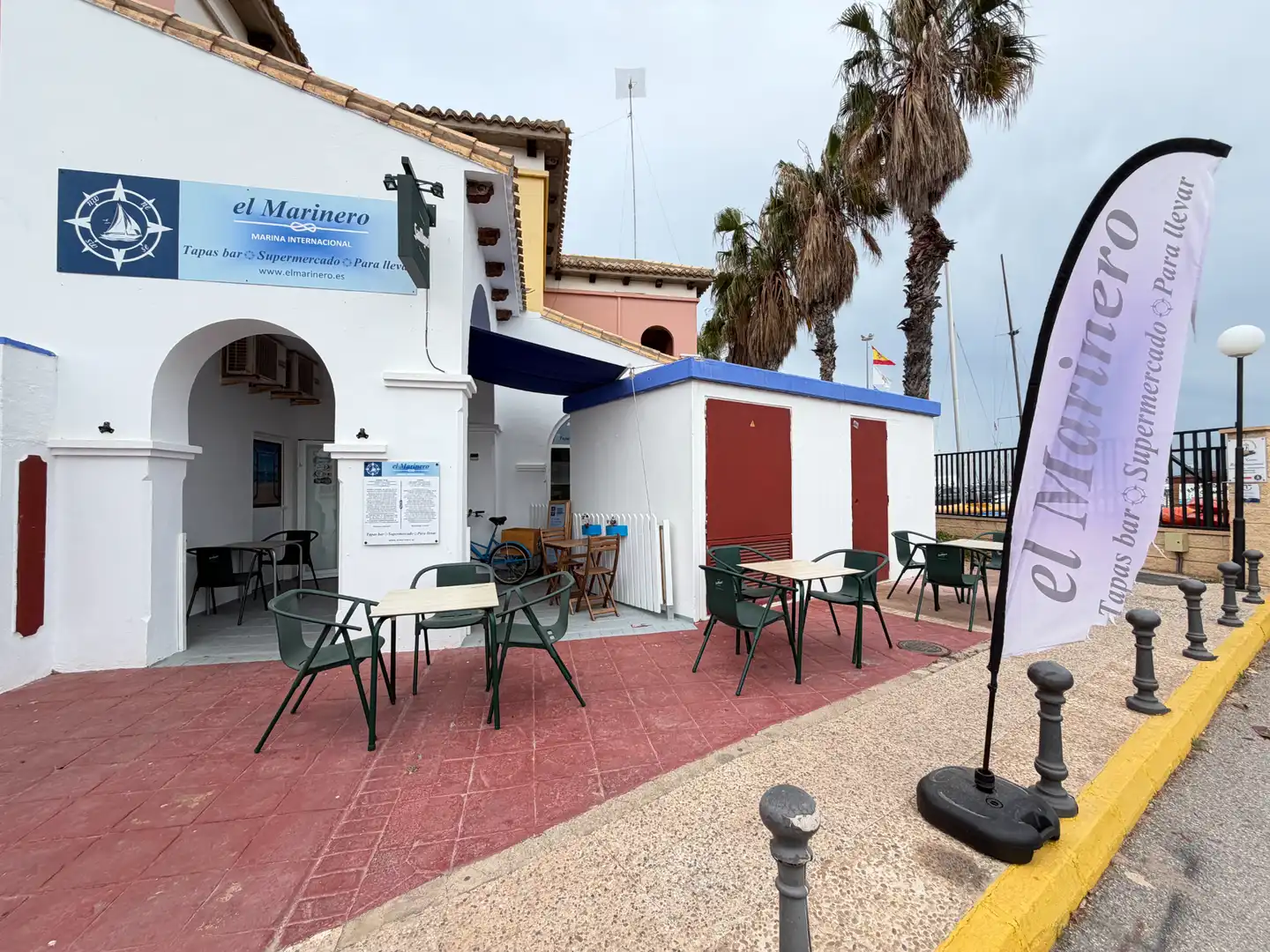 Local en traspaso en Puerto Deportivo, Puerto Deportivo