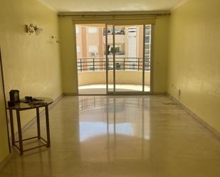 Living room of Apartment for sale in Marbella  with Air Conditioner, Heating and Terrace