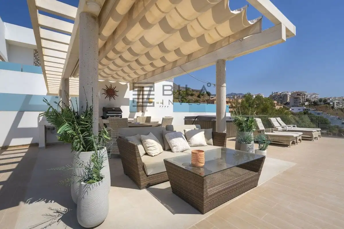 Penthouse with pool for sale in Carvajal, imagen 5