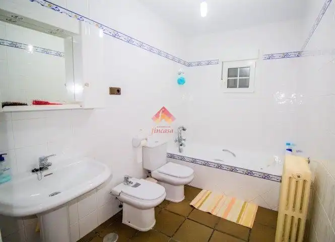 Bathroom of Houses for sale in Ronda  with Air Conditioner, Private garden and Terrace