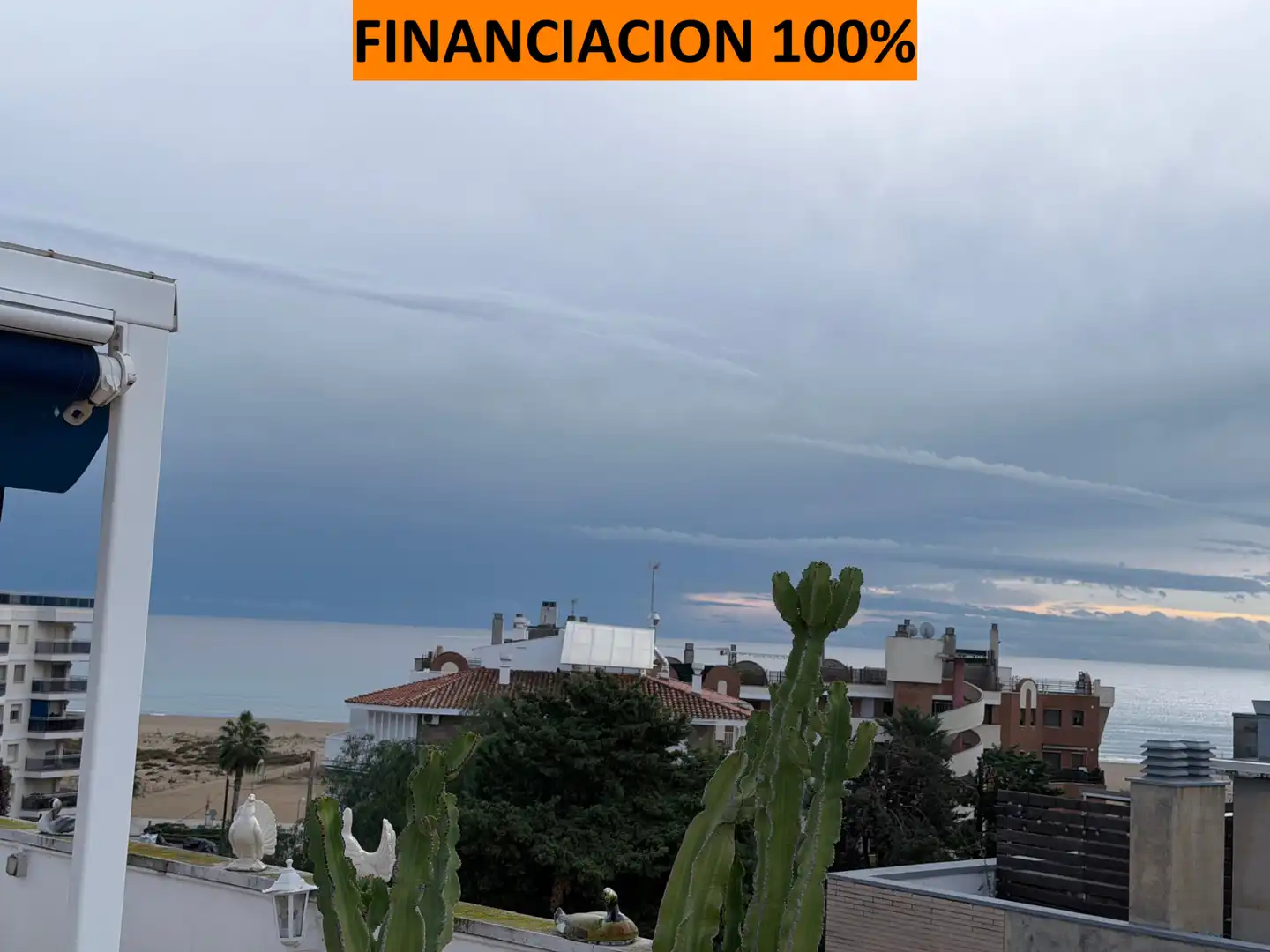 Vista exterior de Àtic en venda en Torredembarra amb Terrassa i Piscina comunitària