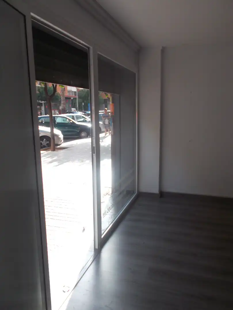 Local en venda en Valencia amb Terrassa, Moblat i Alarma