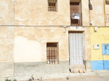 Maison rustique avec jardin à vendre à Hondón de las Nieves / El Fondó de les Neus