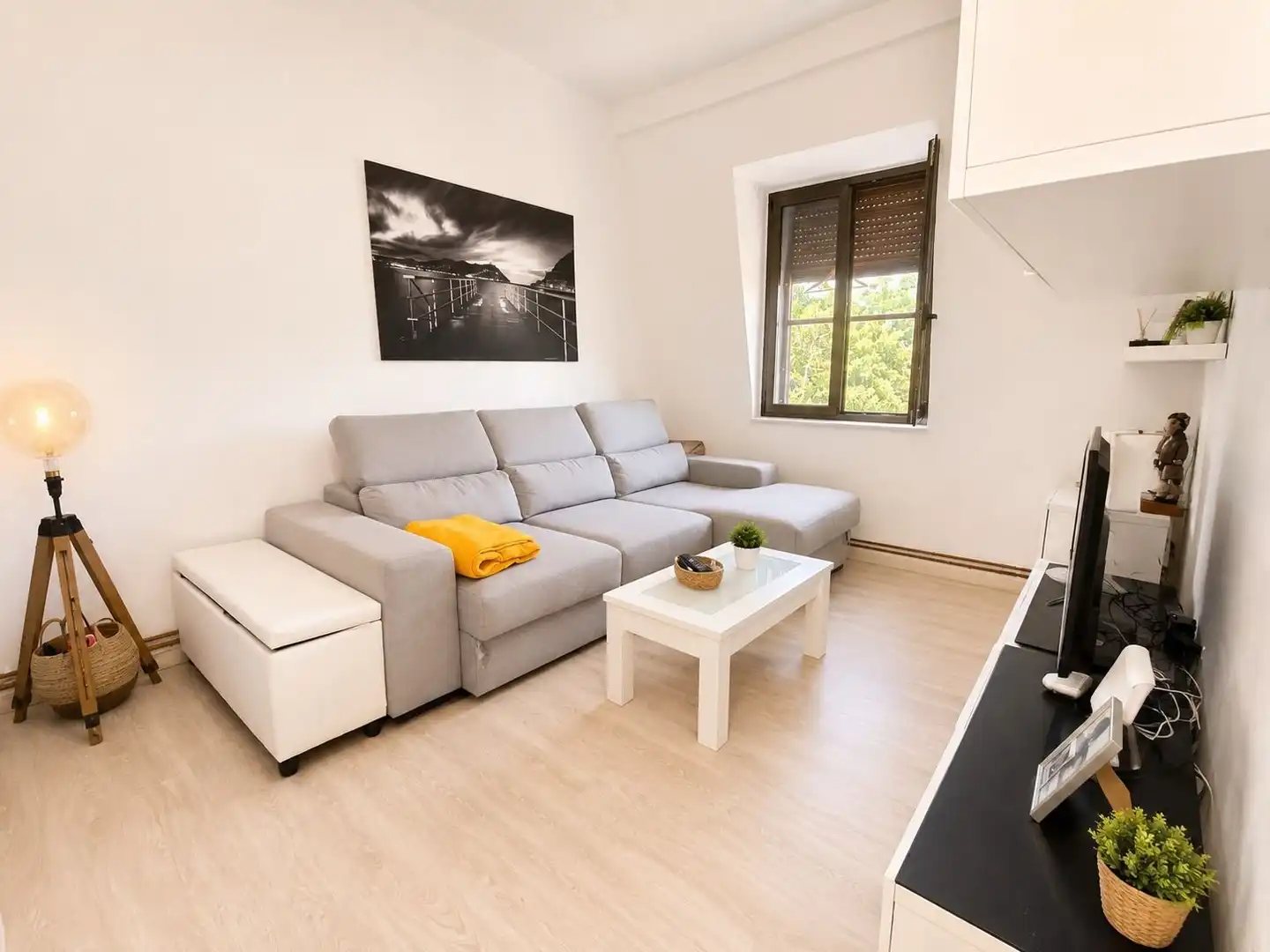 Sala d'estar de Pis en venda en Donostia - San Sebastián  amb Calefacció