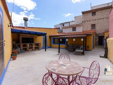 Casa con balcone in vendita a Olma 2