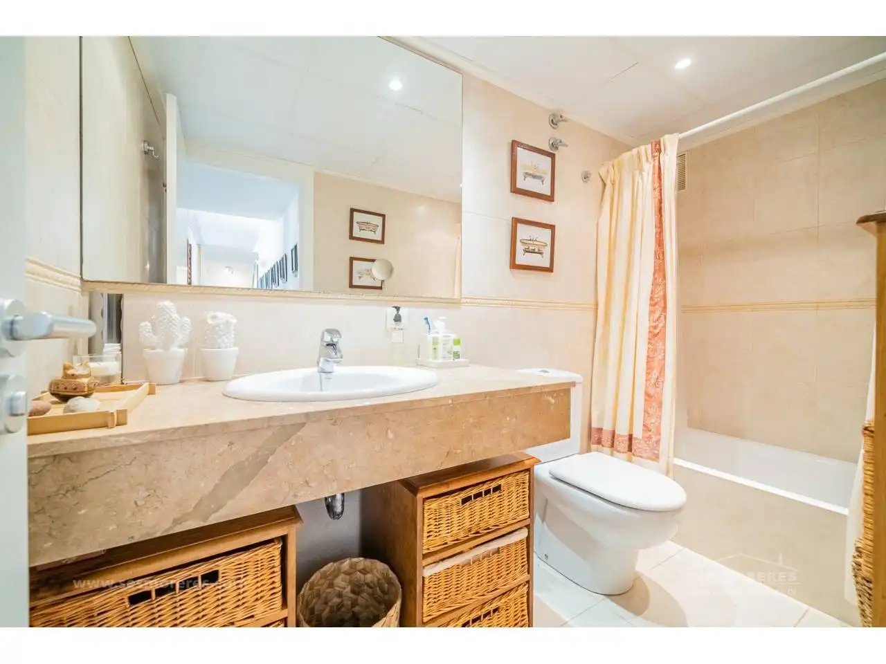 Baño de Apartamento en venta en Ciutadella de Menorca con Aire acondicionado, Terraza y Piscina comunitaria
