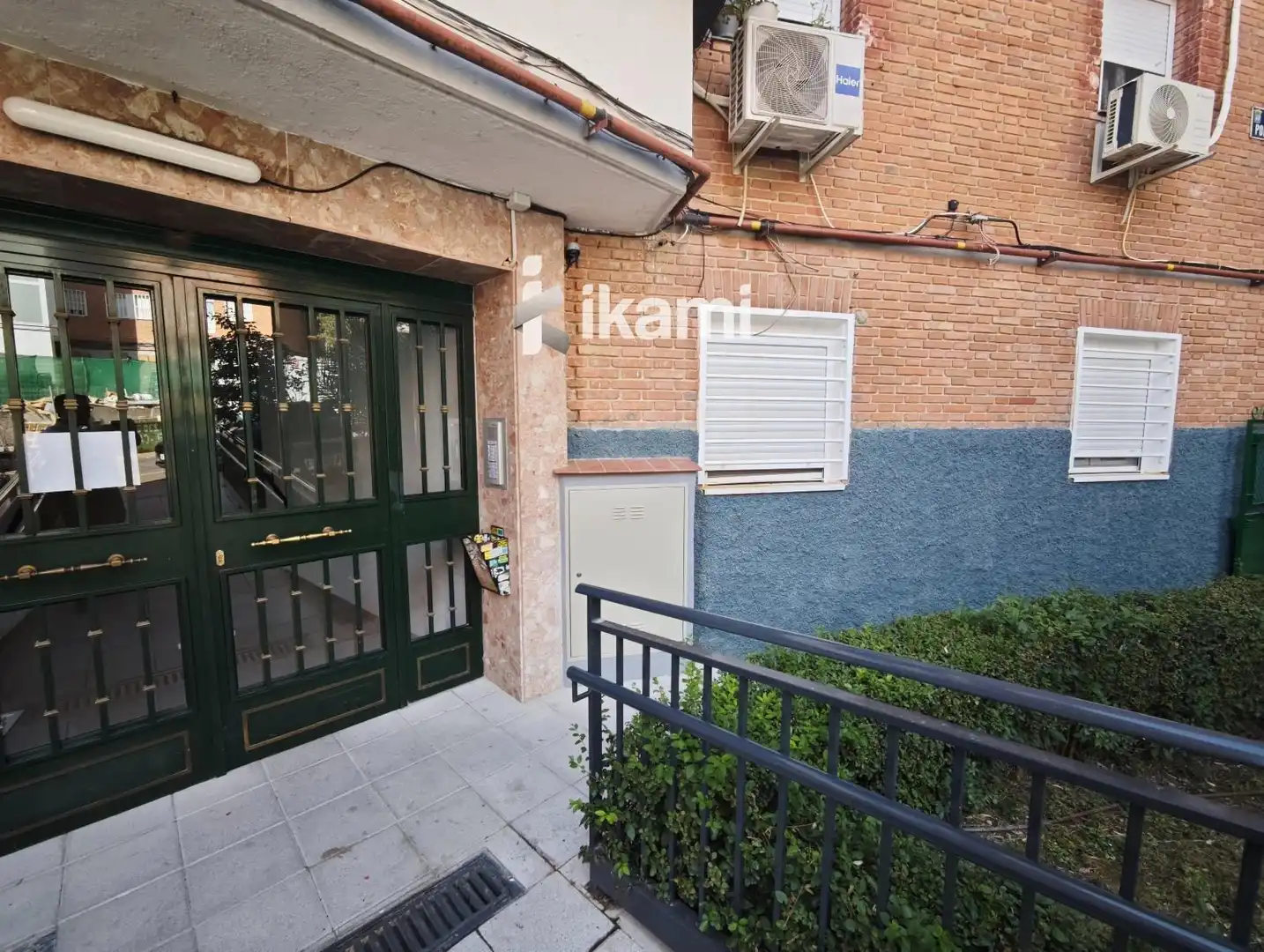 Vista exterior de Piso en venta en Madrid con Calefacción, Jardín privado y Amueblado