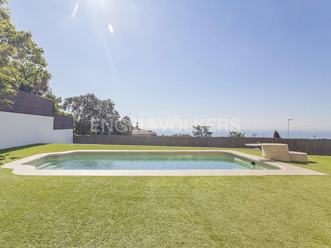 Piscina de Casa o xalet en venda en Mataró amb Aire condicionat, Calefacció i Jardí privat