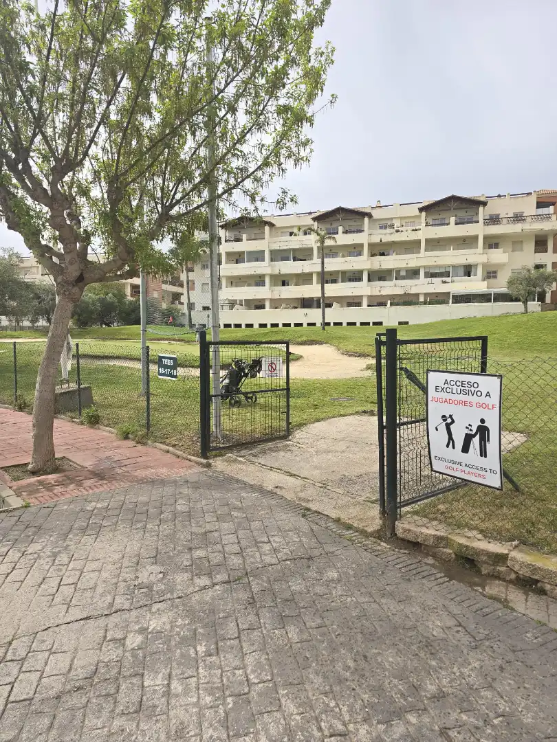 Außenansicht von Wohnung zum Verkauf in Benalmádena mit Klimaanlage, Terrasse und Abstellraum