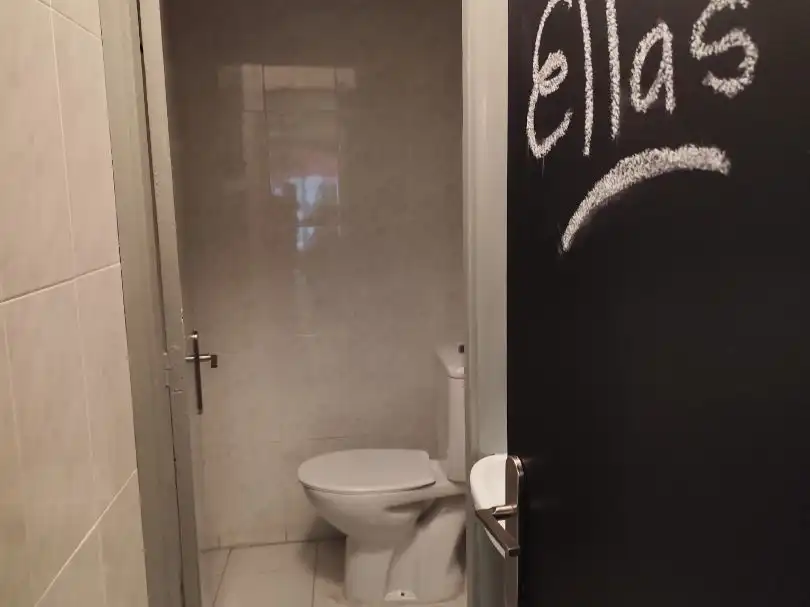 Bany de Local en venda en Valladolid amb Aire condicionat, Calefacció i Moblat