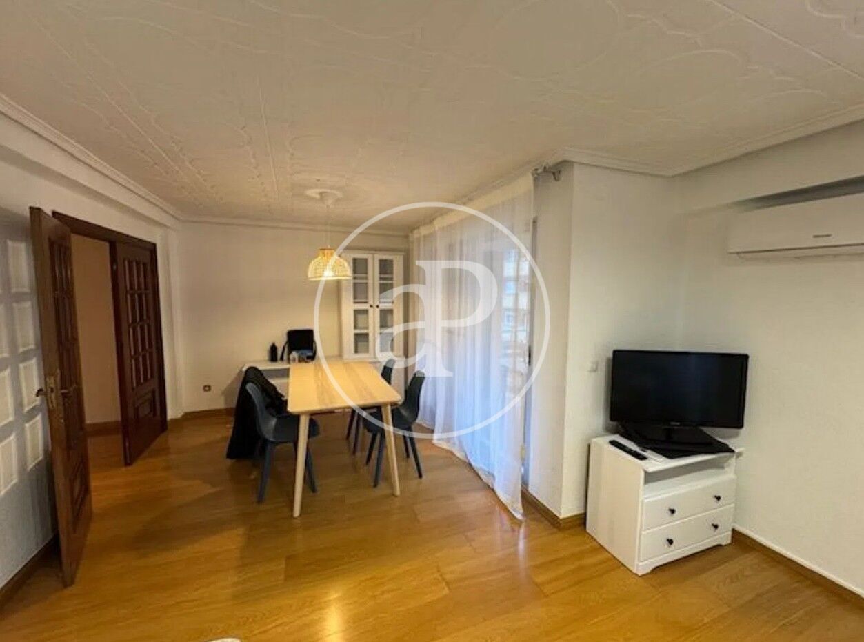 Sala d'estar de Pis de lloguer en  Valencia Capital amb Aire condicionat, Calefacció i Moblat