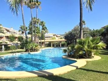 Mini appartamento con piscina in affitto a Montañar - El Arenal