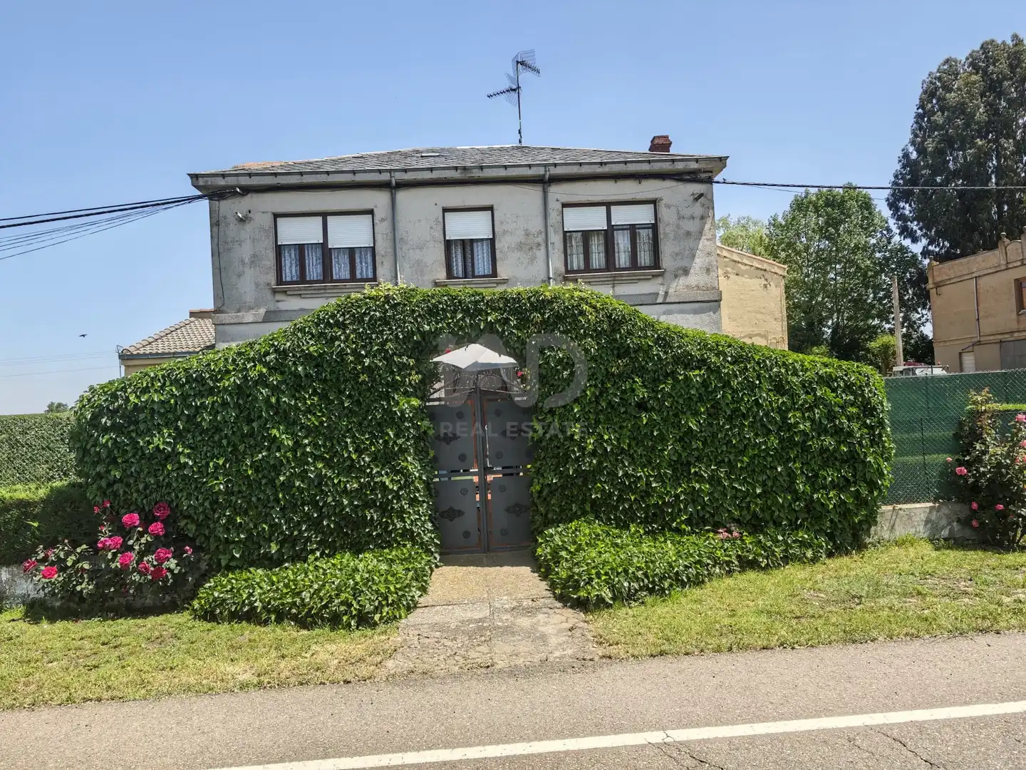 Vista exterior de Casa o xalet en venda en Urdiales del Páramo amb Calefacció