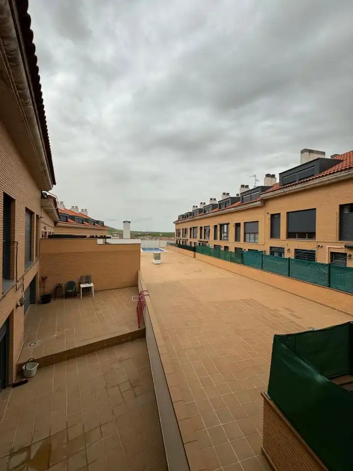 Terraza de Dúplex en venta en Torrejón del Rey con Calefacción, Amueblado y Piscina comunitaria