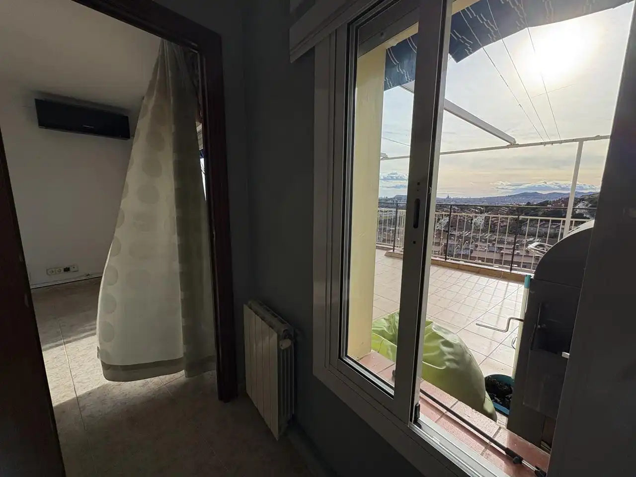 Habitación de Piso en venta en Badalona con Aire acondicionado y Terraza