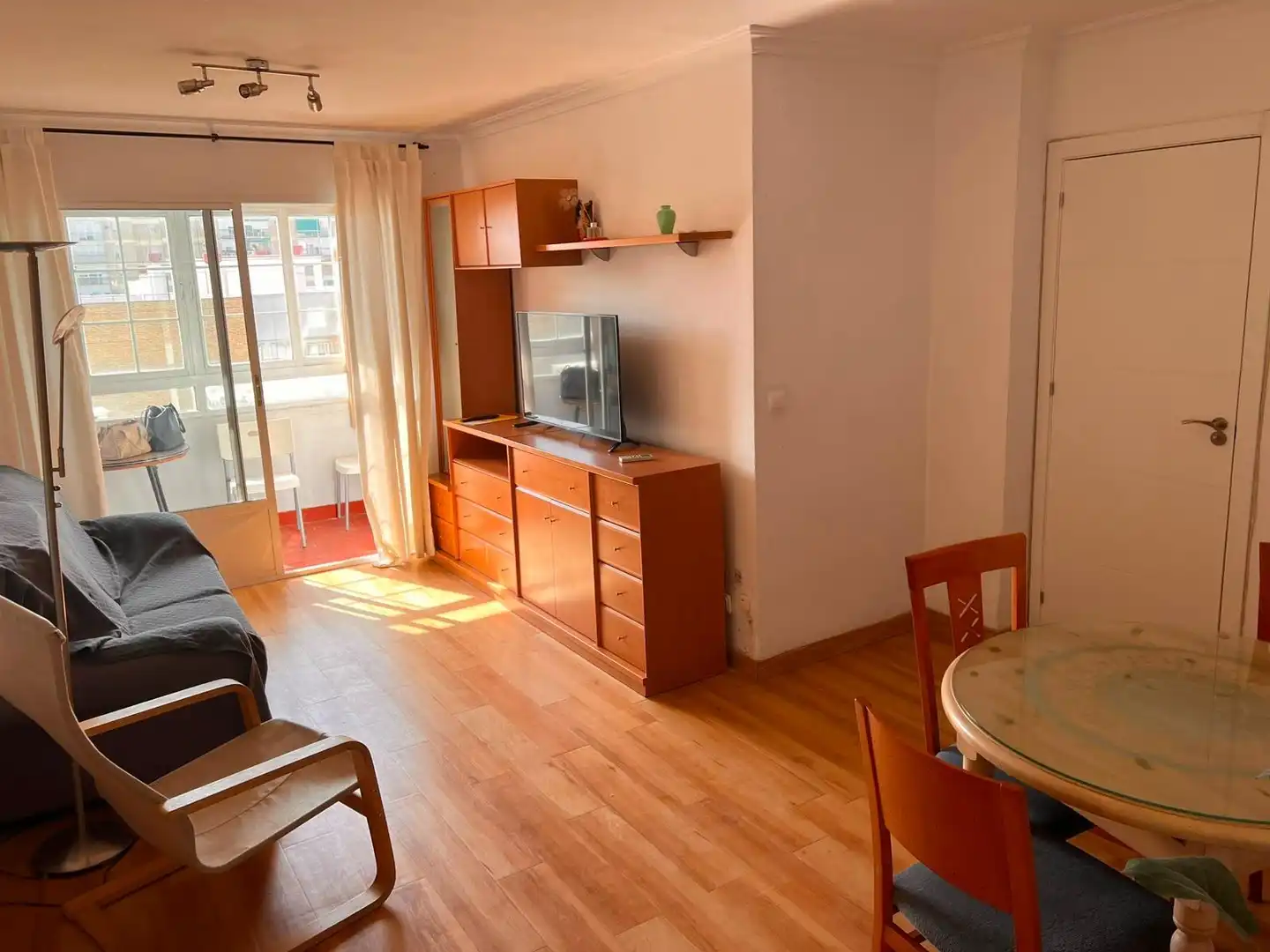 Living room of Flat for share in Sevilla  with Air Conditioner
