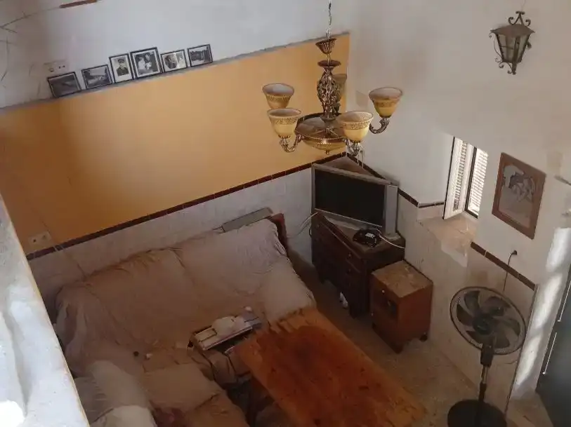 Sala d'estar de Casa adosada en venda en Fuente Obejuna amb Moblat