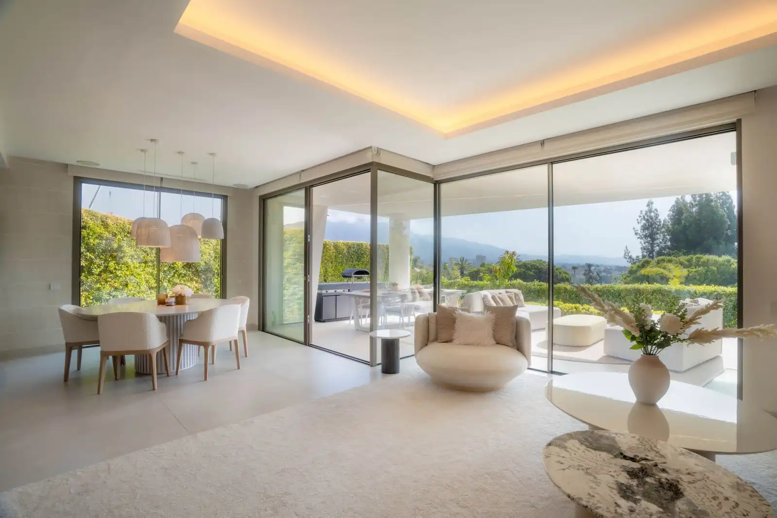 Villa con piscina in vendita a Calle Londres S/N, imagen 5