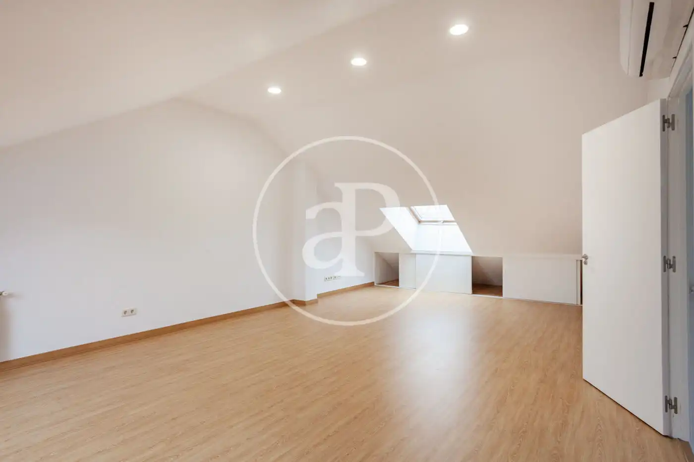 Houses for rent in Madrid  with Air Conditioner, Heating and Private garden