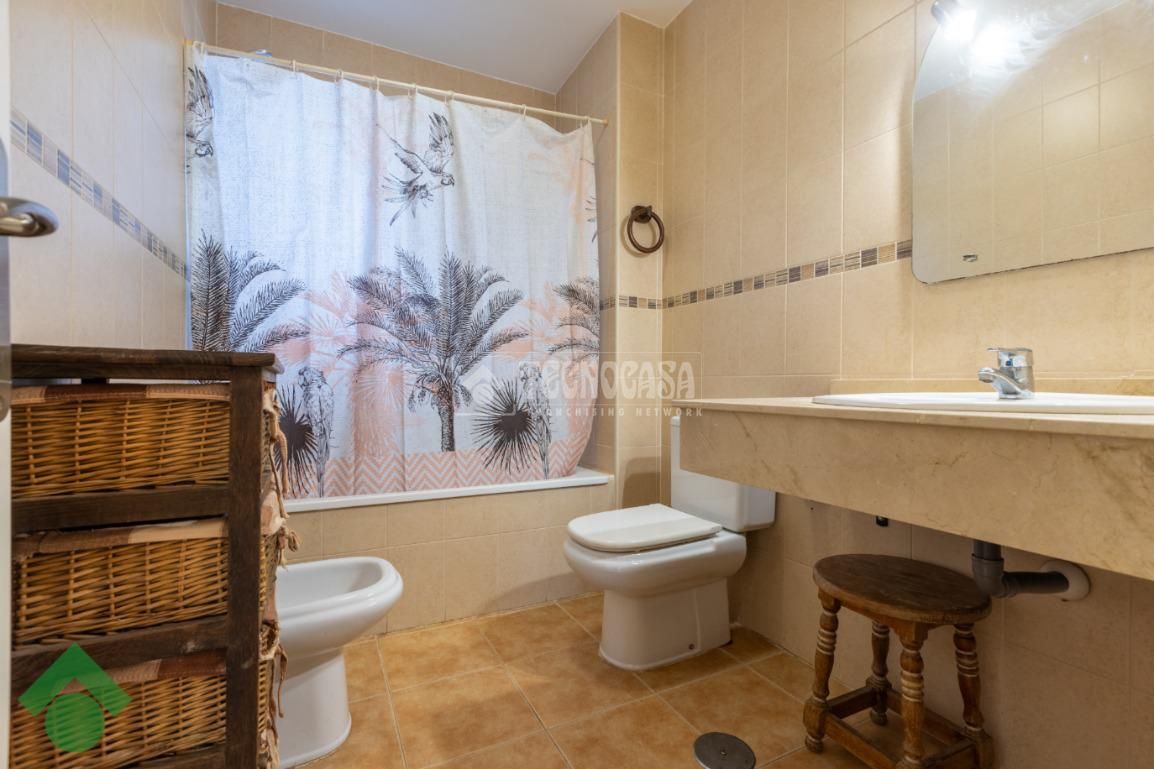Bathroom of Single-family semi-detached for sale in Algeciras