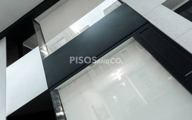 Local comercial en Alquiler en Arzobispo Gelmírez en Monte Alto - Zalaeta - Atocha