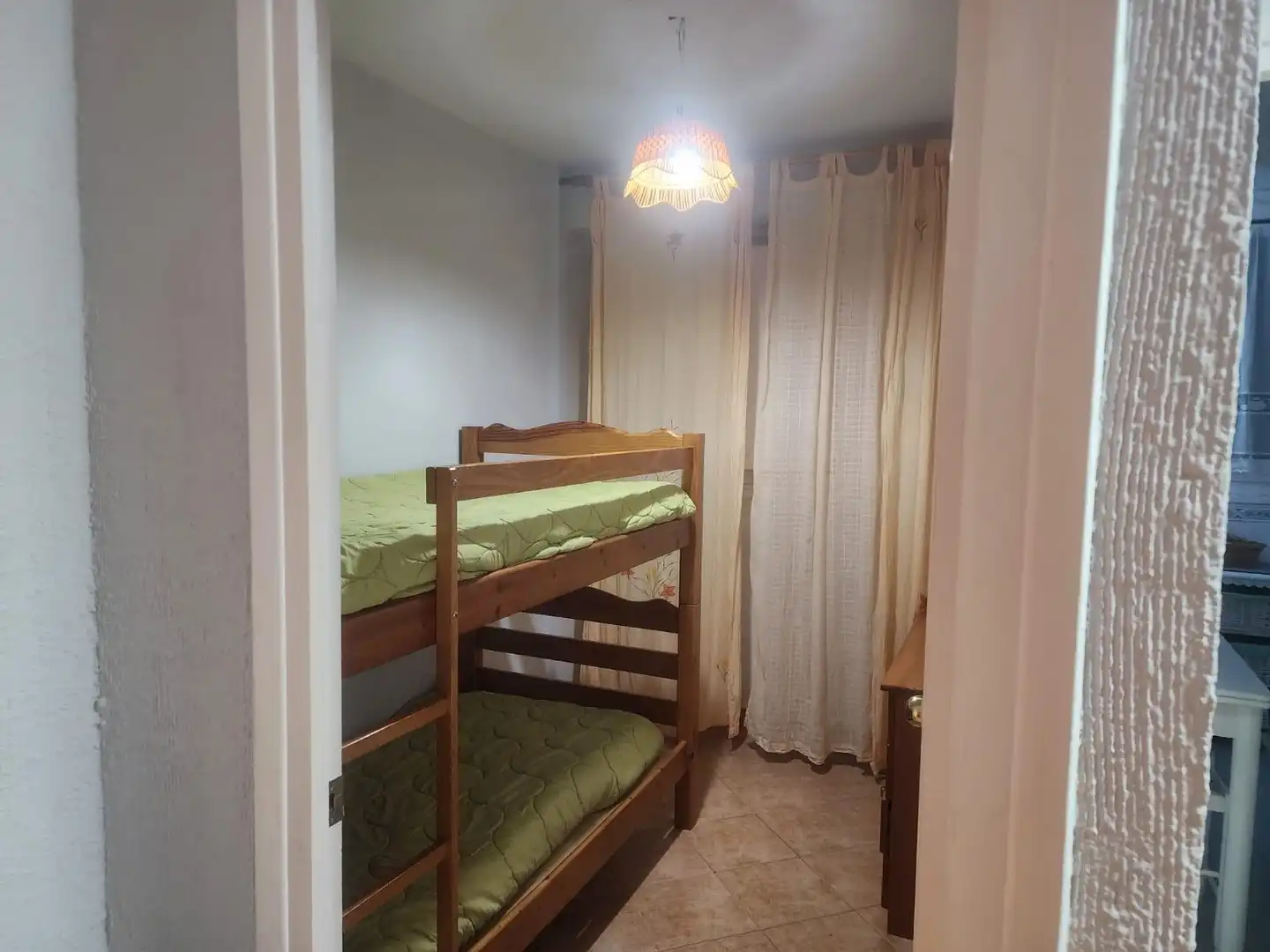 Schlafzimmer von Wohnung zur Miete in Jaca mit Heizung, Privatgarten und Terrasse