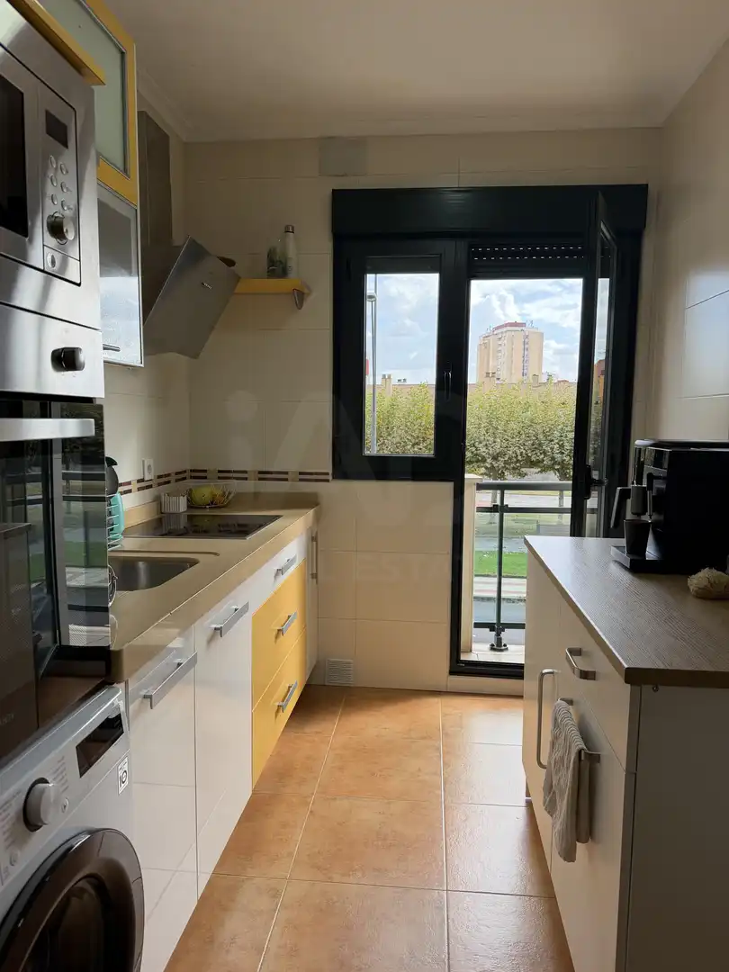 Piso con ascensor en venta en Trobajo del Camino, imagen 4
