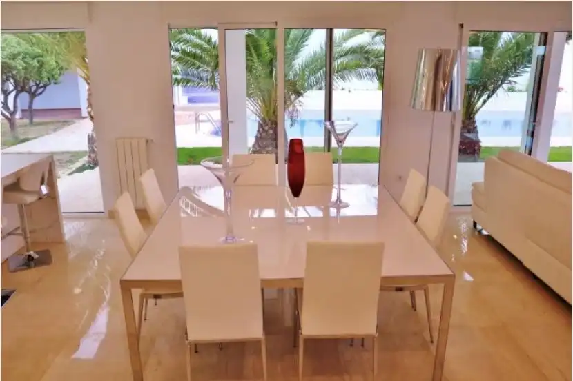 Menjador de Casa o xalet en venda en Alicante / Alacant amb Aire condicionat, Calefacció i Jardí privat