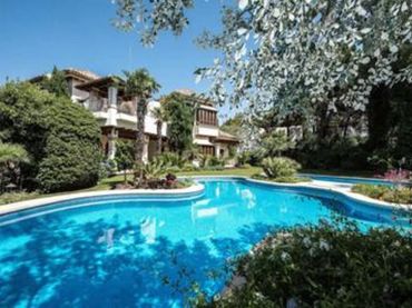 Casa amb piscina en venda a La Zagaleta