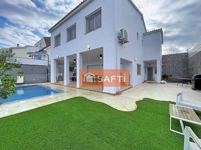 Casa-chalet en Venta en Pacs del Penedès