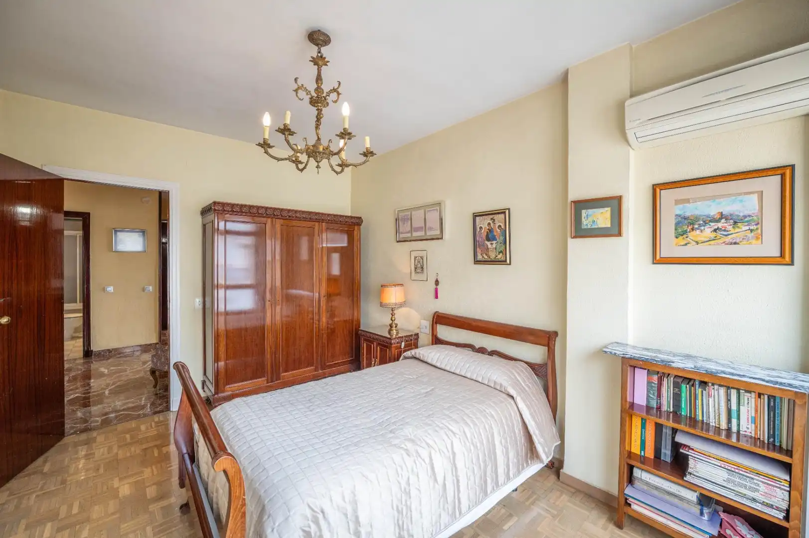 Habitación de Piso en venta en Granada con Terraza, Trastero y Balcón