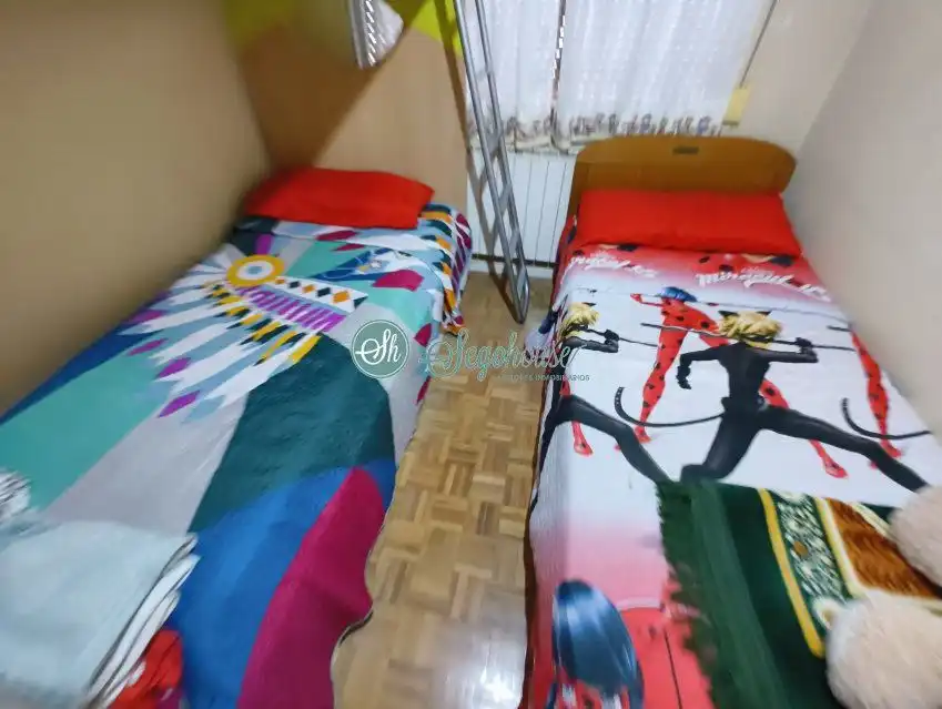 Habitación de Piso en venta en Segovia con Calefacción, Parquet y Trastero