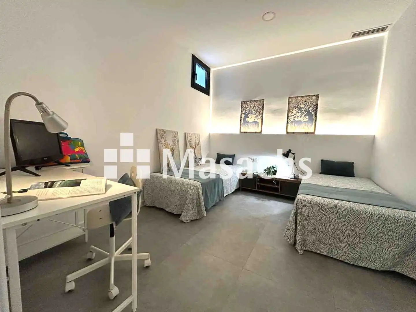 Habitación de Casa adosada en venta en Terrassa con Aire acondicionado, Calefacción y Jardín privado